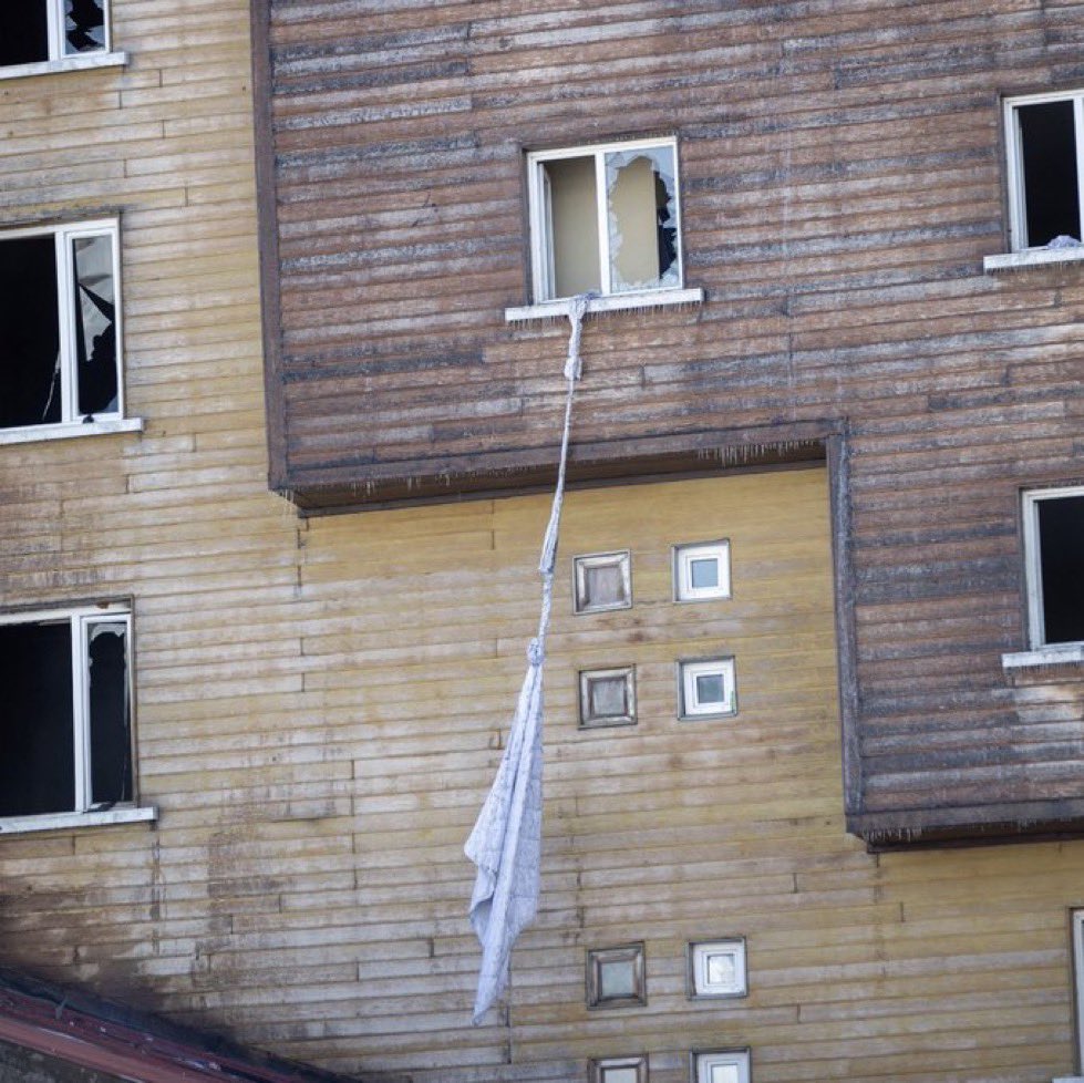 sevgiicm's tweet photo. Deprem olur kolon yok, yangın olur merdiven yok. 
66 can kaybı var tedbir yok. 
Başımız sağ olsun. 

#Bolu https://t.co/E1oGZbtZOC