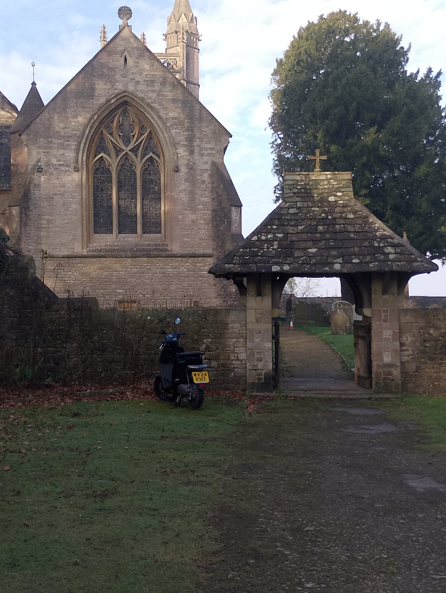 Charlie P tweet media