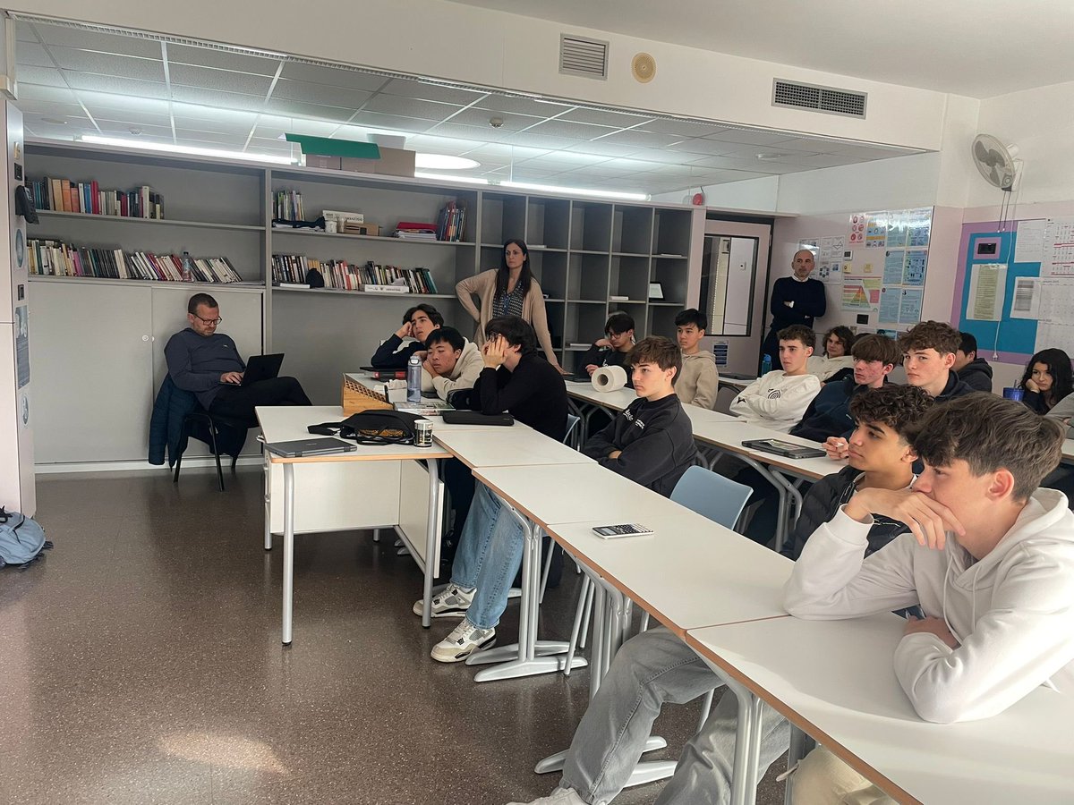 Obrim un voluntariat amb alumnat de batxillerat de la European International School, perquè col•laborin amb les activitats de Giravall de l’Àrea de RESPIR I LLEURE del cap de setmana. Súper agraïts de la sinergia i d’aquesta mirada de sensibilització 🧡