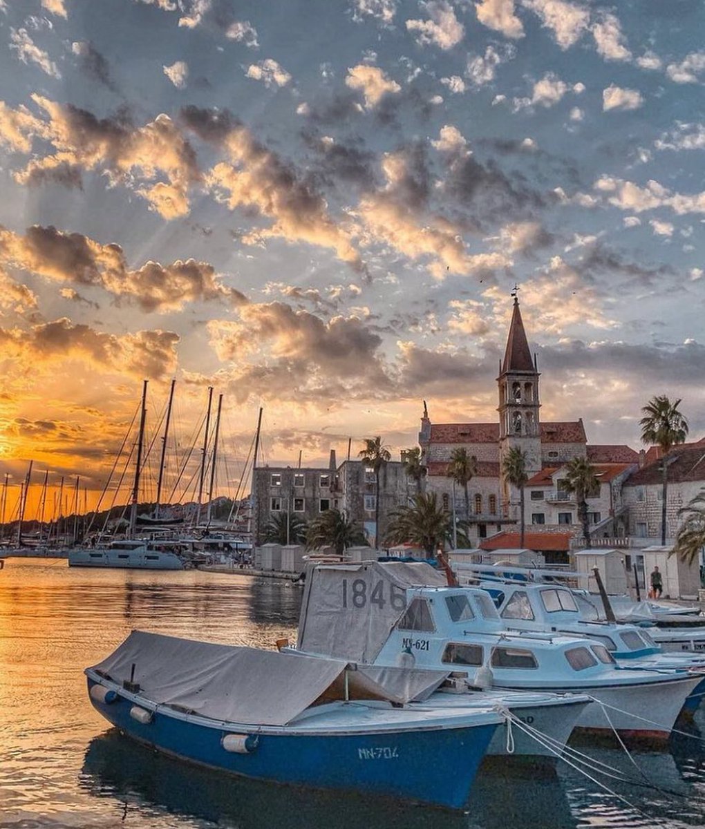 📍Milna Island Brač, Croatia 🇭🇷 <a href="/VisitBrac/">Visit Island Brač</a> by: @gyongyosi_szilvi
・・・
Nestled on the picturesque island of Brač, Milna captivates visitors with its charm and tranquil beauty. 🧡 👉 visit-croatia.hr/en/destination…
・・・
#islandbrač #photooftheday #milna #brac #croatia