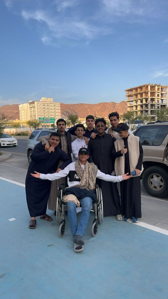 Ajyaal_jed's tweet photo. نظّم فريق أجيال جدة التطوعي رحلة مميزة ضمن برامجه لتعزيز روح العمل الجماعي وخدمة المجتمع، تخللتها العديد من الأنشطة الهادفة والتجارب الملهمة. شكرًا لجميع المشاركين على إسهامهم في إنجاح الرحلة.
#فريق_أجيال_جدة #العمل_التطوعي https://t.co/96a3qVjBol
