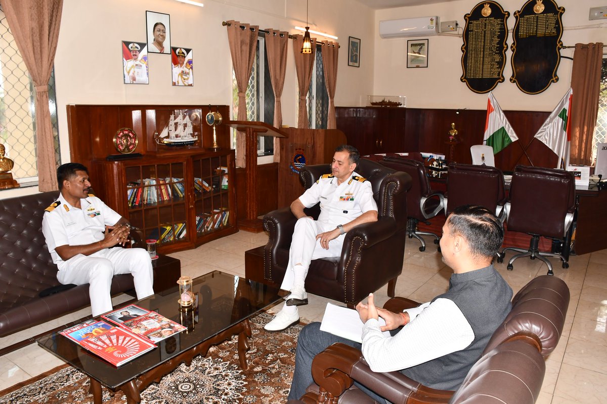 IN_DCP's tweet photo. On January 21, 2025, #TeamDCP, comprising Commodore Saurabh Agrawal, Commodore (Civilian Personnel), and Shri Avinash Sisodia, Joint Director (Civilian Personnel), #NavalHeadquarters, visited #INSShivaji. They called on Commodore Sameer Chaudhary, Commanding Officer, @IN_INSShivaji, discussed matters impacting the Naval Civilian workforce and deliberated on strategies to address challenges effectively.
The team delivered an insightful lecture to the Staff and Student Officers of INS Shivaji on #HRManagement of #NavalCivilians. The session covered critical HR aspects such as performance appraisal, leave rules, disciplinary procedures, industrial relations, and initiatives undertaken as part of the #YearOfNavalCivilians2024. The lecture emphasized the significance of effective HR practices in fostering a positive work environment and enhancing productivity and morale.
@indiannavy
@IndiannavyMedia
@IN_WNC
@IN_HQSNC