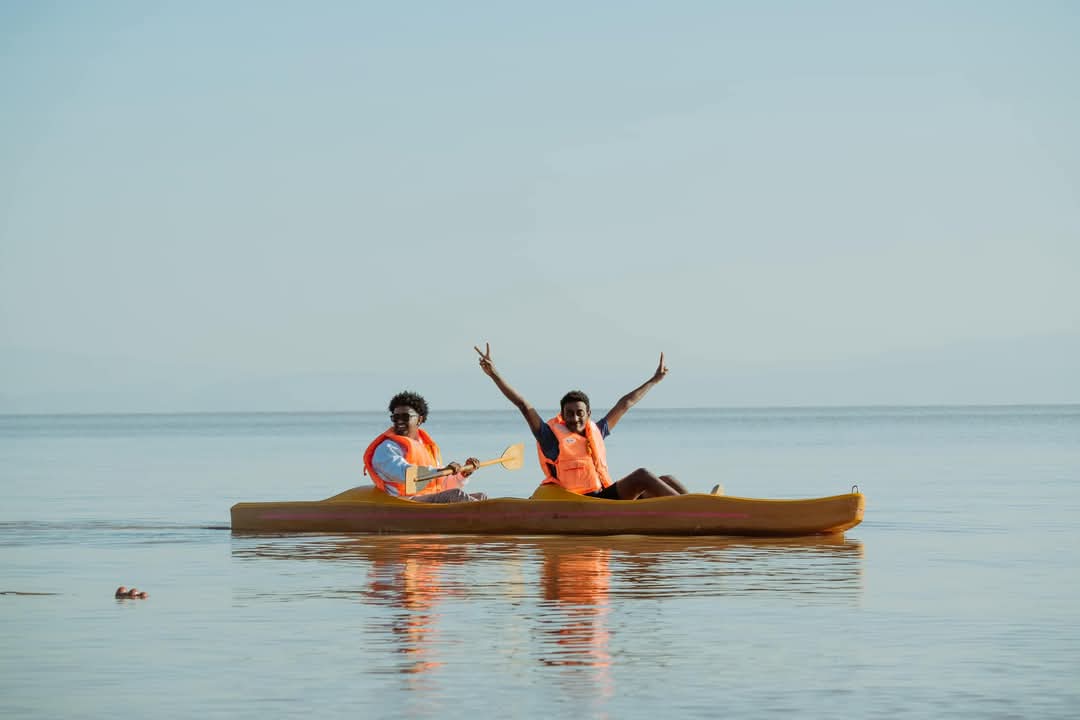 VisitOromia's tweet photo. Lake Langano a serene getaway to relax your soul, offering a variety of activities to enjoy. Why not plan your trip this weekend and experience all it has to offer?
📷 Daniel Tesfaye
#ethiopiasabundance #visitOromia #LandOfOrigins #Ethiopia #Langano #weekendgetaway https://t.co/oZ7cNjvYQ2