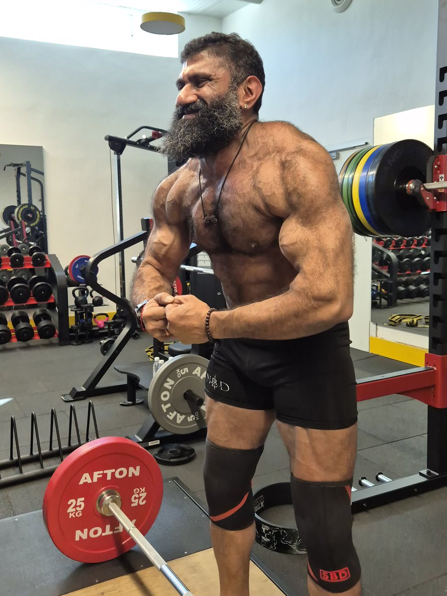 bigleemurali's tweet photo. Real anti-aging drug = workout
Love working outβ¦. I enjoy then process of working out - so I deserve the body I have
#biglee #workout #hustle #muscle #bodybuilding #fit #flex #fitover40 https://t.co/R05tztECUo