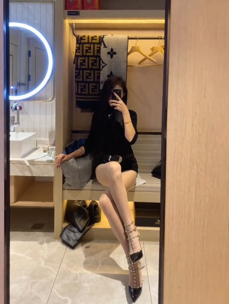 Tzmiao_'s tweet photo. 短暂的出现一下 https://t.co/BP8yK266qf