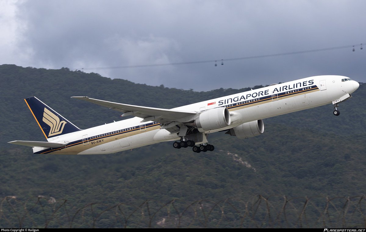 Turbinetraveler's tweet image. Singapore Airlines B777-300ER registered 9V-SWY flight #SIA306/
#SQ306 from Singapore to London Heathrow just squawked emergency code 7700,then lifted it shortly.
The B777 is on final descent Munich Airport, likely diverting there.
The reason is still unknown .