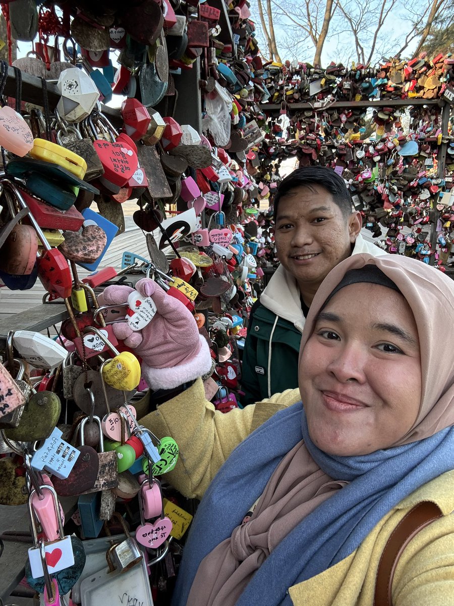 rararenata's tweet photo. @namsantower @gangnamstyle555 @korea babymoon🥰🤗💛 https://t.co/gADDeUba0E