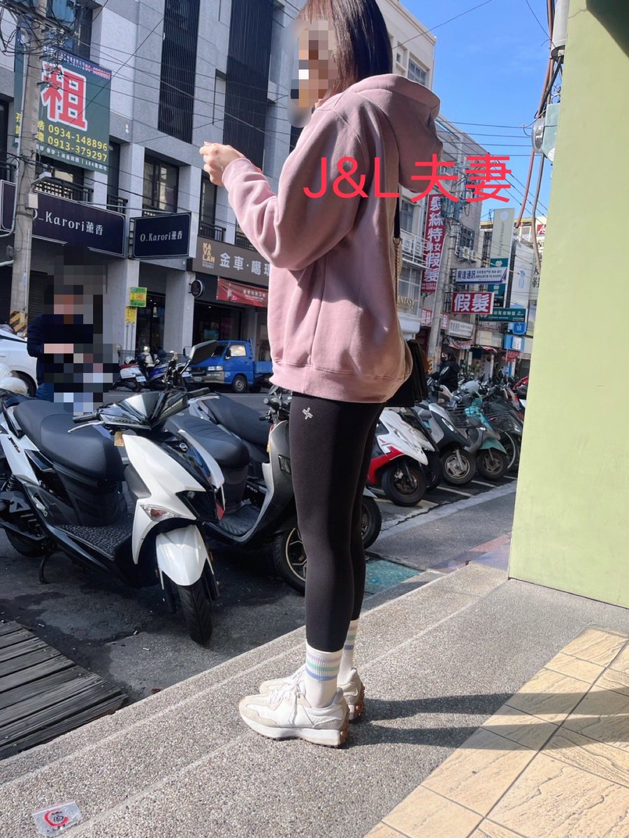今天不穿黑絲了，改穿瑜伽褲走運動風