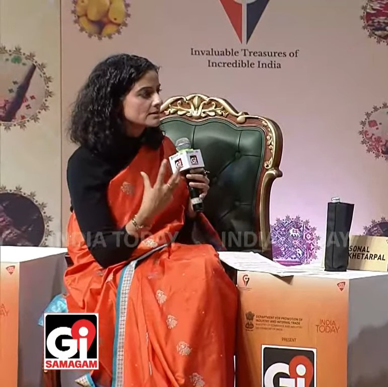 anitaexplorer's tweet photo. Great to find the anchor wearing #Bomkai Saree
@IndiaToday #GISamagam2025
Bomkai Saree is a GI-tagged weave of Odisha, India.
Bomkai is a type of #OdishaHandloom
#OdishaGI #GIsofIndia
Let's all buy, wear, gift & promote local, traditional & GI products
#vocalforlocal #vocal4GI https://t.co/X3KKQoMr7f