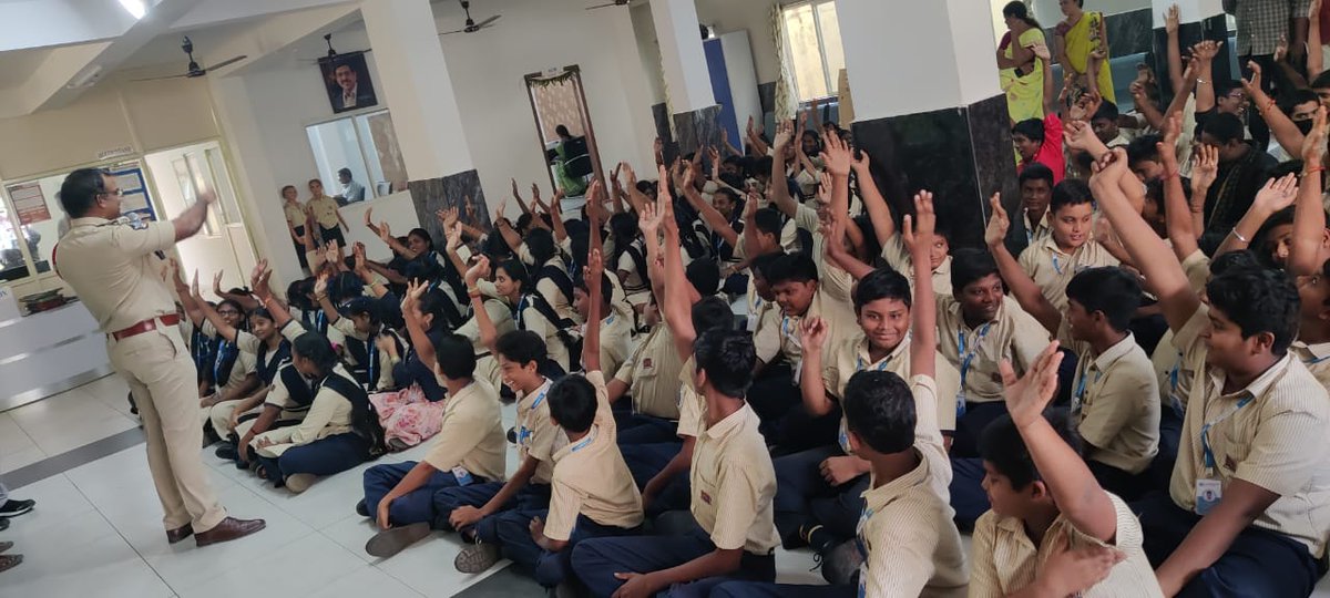 BapatlaPolice's tweet photo. Bapatla Police Strengthen Cybercrime Awareness: Empowering Students with Online Safety, Women's Protection, and Legal Safeguards

#DigitalDefenses #CybercrimeAwareness #StudentSafety #WomenProtection #ChildProtection #CyberFraud #AwarenessCampaign #APPolice https://t.co/aOpsd2UUAc