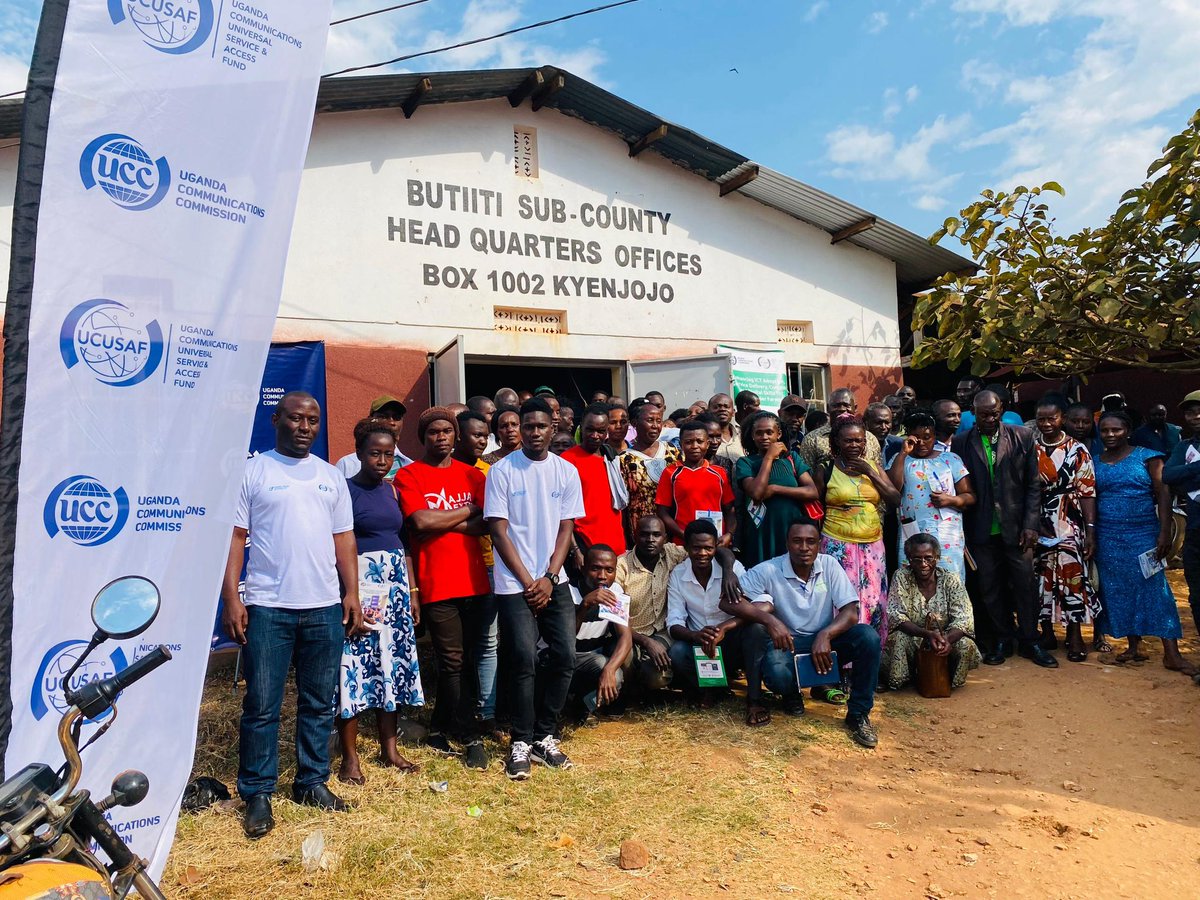 ict4farmers's tweet photo. Farmers in Kyenjojo, Isingiro, Ntungamo, and Ngora are embracing new tech skills to boost productivity. From Microsoft Word to e-government services, farmers are gaining valuable tools to transform their practices. Updates from Day 2 of the training 👇🏾 @UCC_Official @UCC_ED https://t.co/lJBE3tAN4h