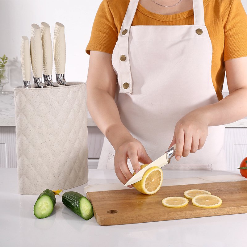 knives65498's tweet photo. Unleash the power of precision with our top-quality kitchen knives. 🔪 Whether you're a pro chef or a home cook, our knives make every slice count. 🥇💯

#CutAboveTheRest #KnifeSkills #KitchenEssentials #SharpKnives #Foodie #CookingWithStyle #KitchenTools #insightknife https://t.co/6nYgFP4rmw