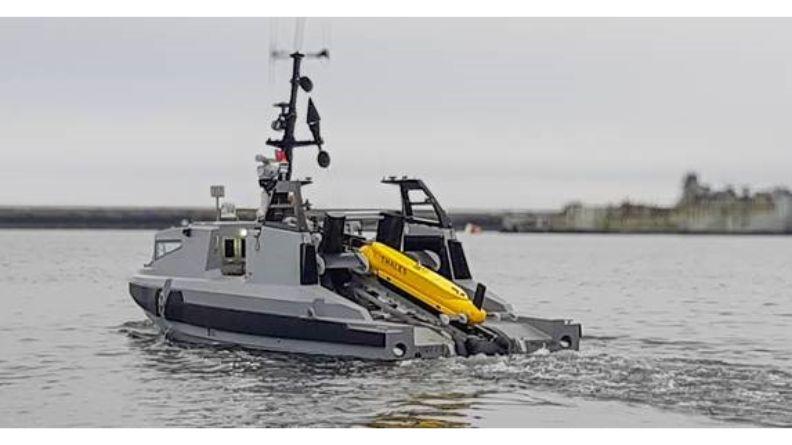 DefenseMirror's tweet photo. French Navy Receives First Mine Warfare Surface Drone:
https://t.co/cna4N6GCGD
#FrenchNavy #minewarfare #MMCM #minecountermeasures #drone #SlamF #France #DGA https://t.co/NSj0Jo8o5Z