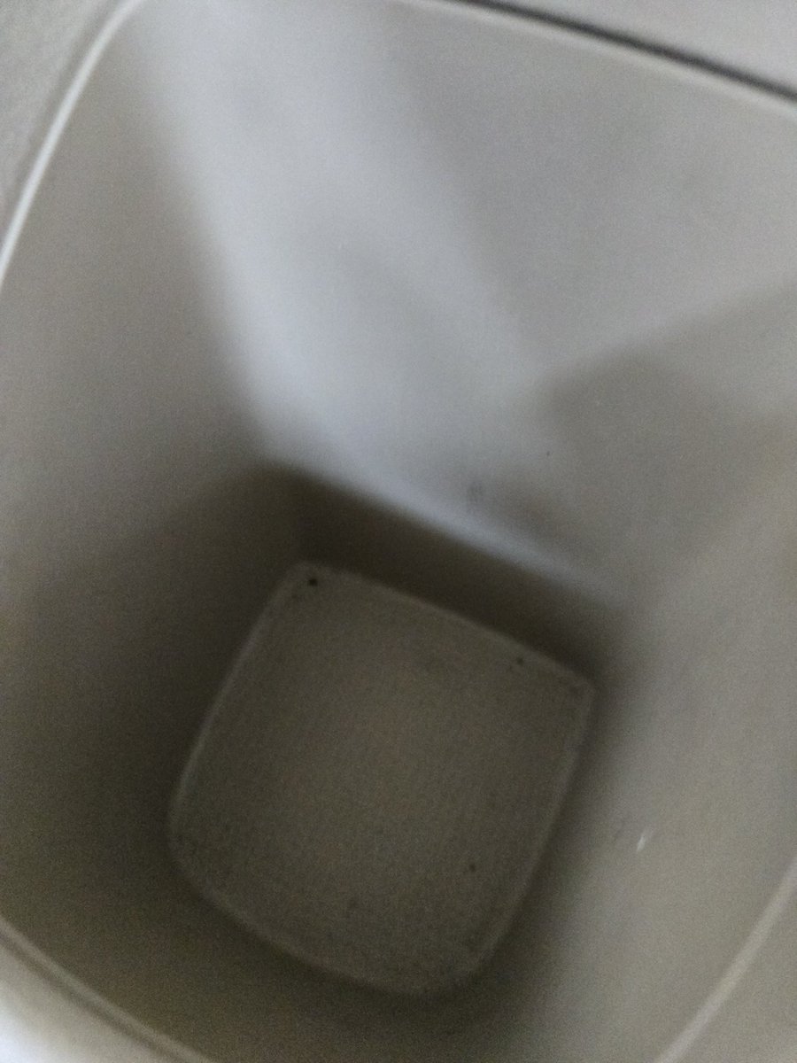 josephrt's tweet photo. @gomechanicindia @GMEscalations All Round Spa is All Round Scam. Received my car in dirty condition. Foam residue on all surfaces (int &amp; ext), dust and dirt on seat, cup holder &amp; other surfaces. Pic attached. Video can be shared later. https://t.co/cfQ1JK5fTg