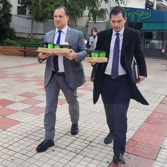 GregKafetzo's tweet image. Ο πιο ακριβοπληρωμένος ντιλιβεράς στον πλανήτη