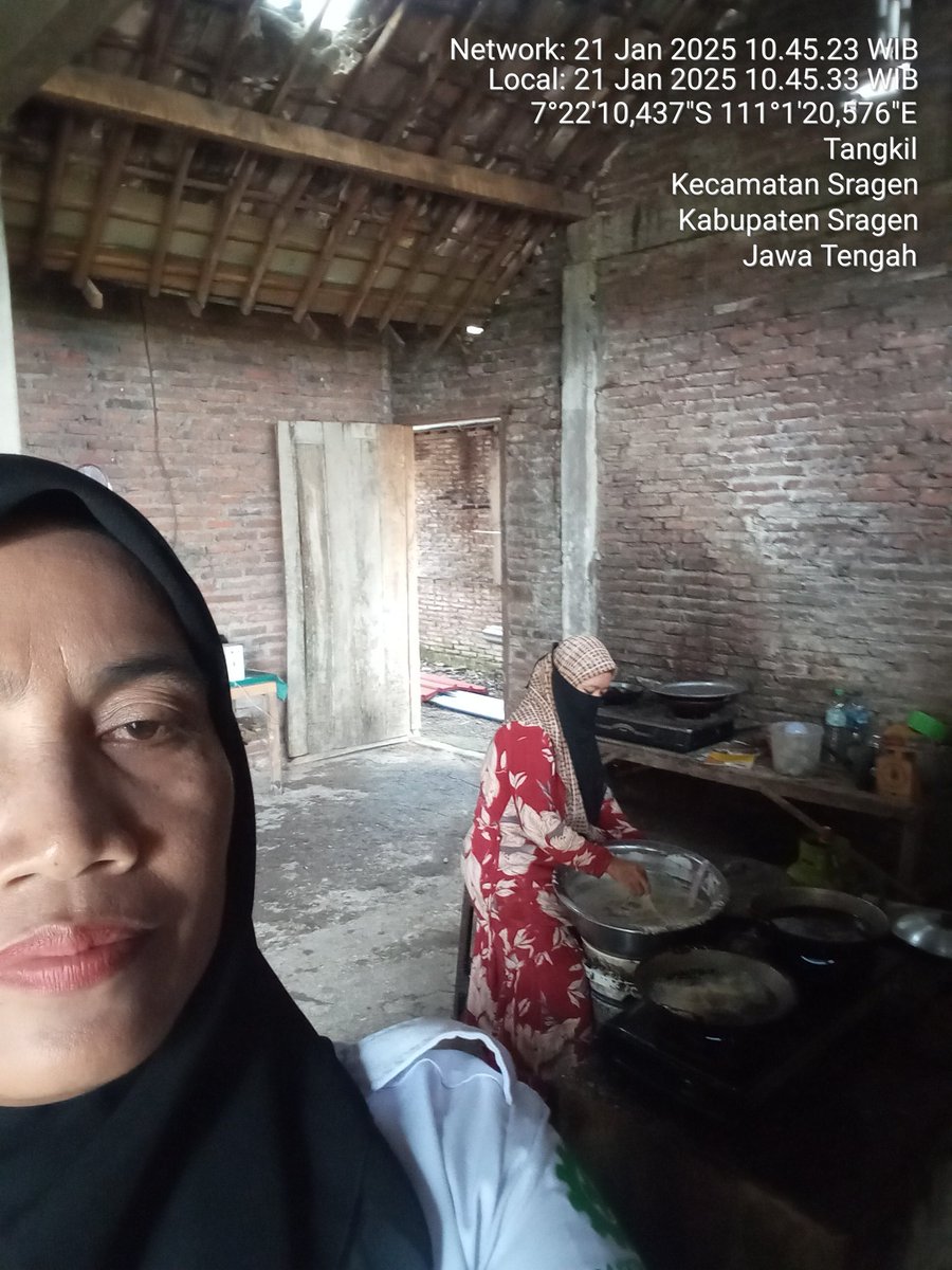 LutfiyahSp's tweet photo. Selasa, 21/1/2025, Lutfiyah luhkan sragen, Bu Rina Sabiah produksi keripik belut 10kg harga jual 120rb, bahan baku dr pencari belut lokal harga mentah 40rb/kg.
#GiatLuhkansatminkalbogor 
#sragen
#luhlapor https://t.co/3P7XfRW38o