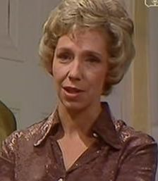 Wyfan2's tweet photo. @seethelizards @archivetvmus71 @TheAnorakZone #MorrisPerry - married to #MargaretAshcroft of THE MAIN CHANCE and THE BROTHERS. Their son, Matthew, was the little boy "lost" in #JohnSchlesinger's short film TERMINUS (1961) https://t.co/Y0Dppf5puW