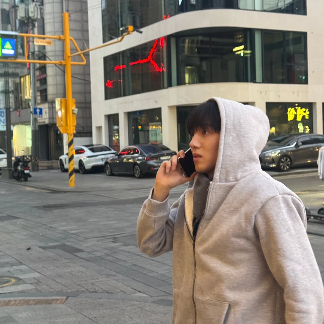 Mecat0117's tweet photo. インスタ開いて一番最初に出てきた💕
かわちぃね
振り向き顔も横顔も全部好きすぎる🥺
顔が見えなくてもめちゃ愛しい🫶 https://t.co/RM27Q1fPYZ
