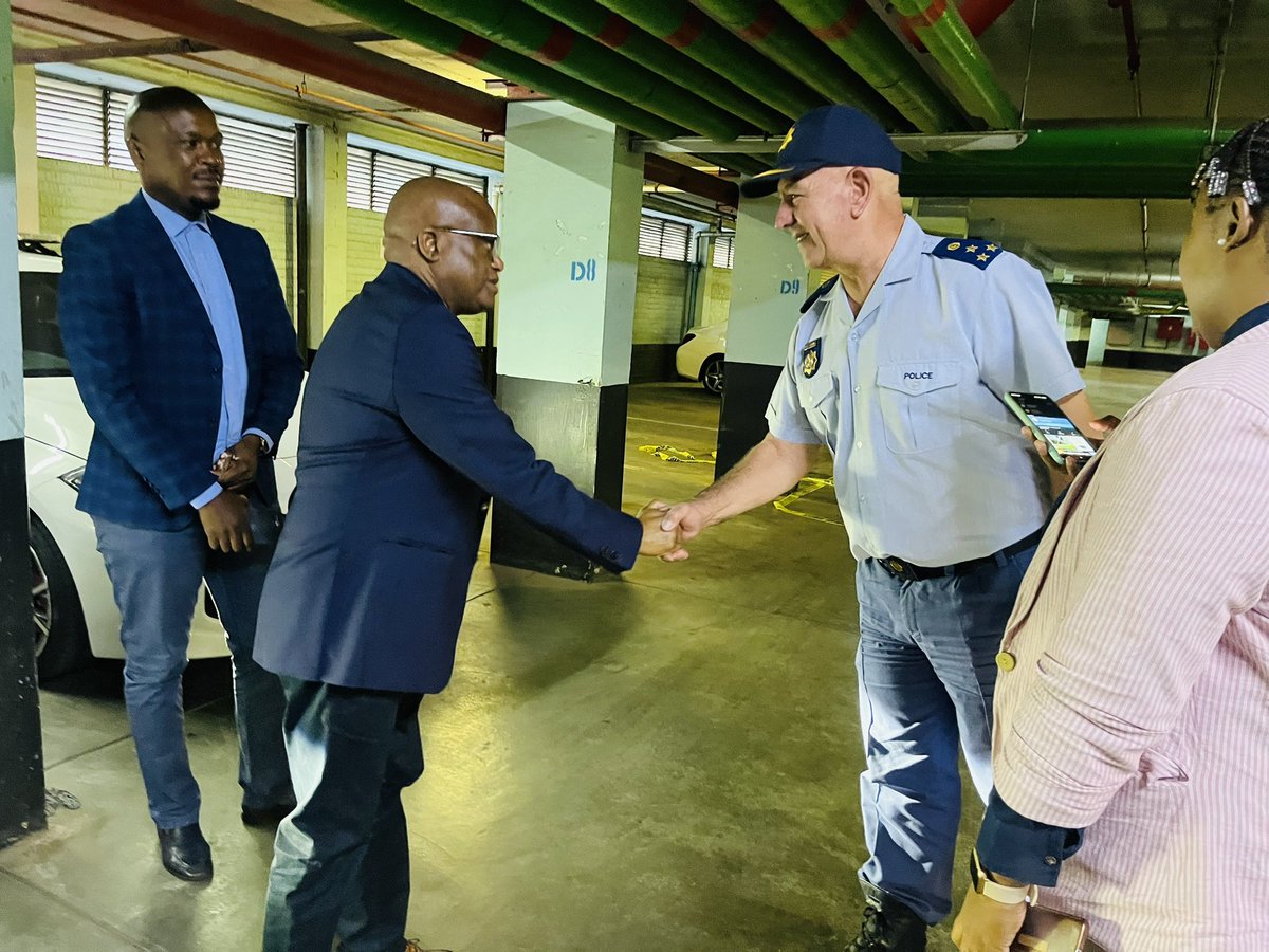 DadaMorero's tweet photo. Good morning residents of Johannesburg!
The reclaiming of the Innercity rejuvenation is non-negotiable.
#InnercityRejuvenation
#BuildingASaferCity
#CaringCity https://t.co/UMqDP93P6H