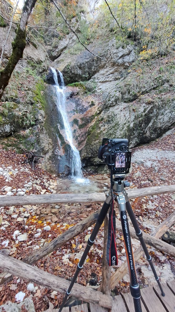 FotoproOfficial's tweet photo. >> 𝘚𝘸𝘪𝘱𝘦 𝘵𝘰 𝘧𝘪𝘯𝘥 𝘴𝘦𝘳𝘦𝘯𝘪𝘵𝘺
#AdventurewithT1plus
Shared by @sandra68_photography
🔭T1 Plus Standard
📸Canon 5d mark iii 17.40 mm L
#Fotopro #T1Plus #tripod #landscapephotography #camerasetup #photographygear #cameragear #naturephotography #waterfallphotography https://t.co/oy3OjawQ7b