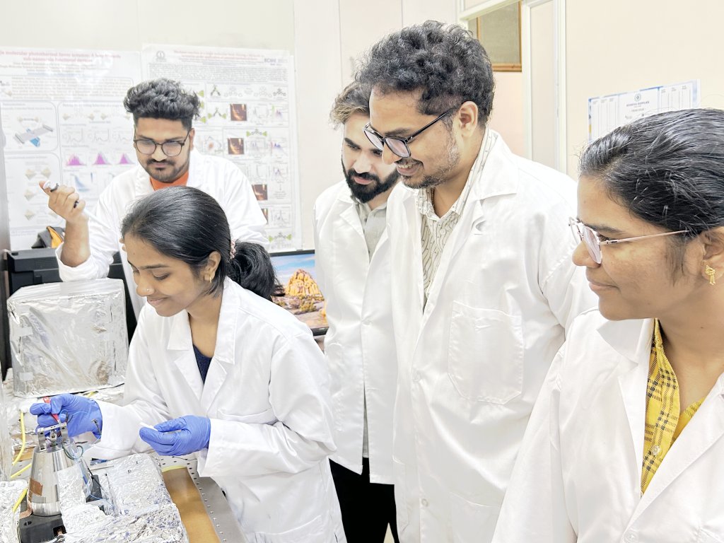 Bhadra Kaliginedi (@vkaliginedi) on Twitter photo Reactions in Artificial Enzymatic Nanopocket kernel.iisc.ac.in/reactions-in-a… <a href="/LaboratorySims/">SiMS Lab</a> <a href="/Umair_rashid/">UMAR RASHID</a> <a href="/SREELAKSHMIPA/">SREELAKSHMI P A</a> <a href="/Rajamalligandee/">PROFM Research Group</a> Reactions in Artificial Enzymatic Nanopocket kernel.iisc.ac.in/reactions-in-a… <a href="/LaboratorySims/">SiMS Lab</a> <a href="/Umair_rashid/">UMAR RASHID</a> <a href="/SREELAKSHMIPA/">SREELAKSHMI P A</a> <a href="/Rajamalligandee/">PROFM Research Group</a>
