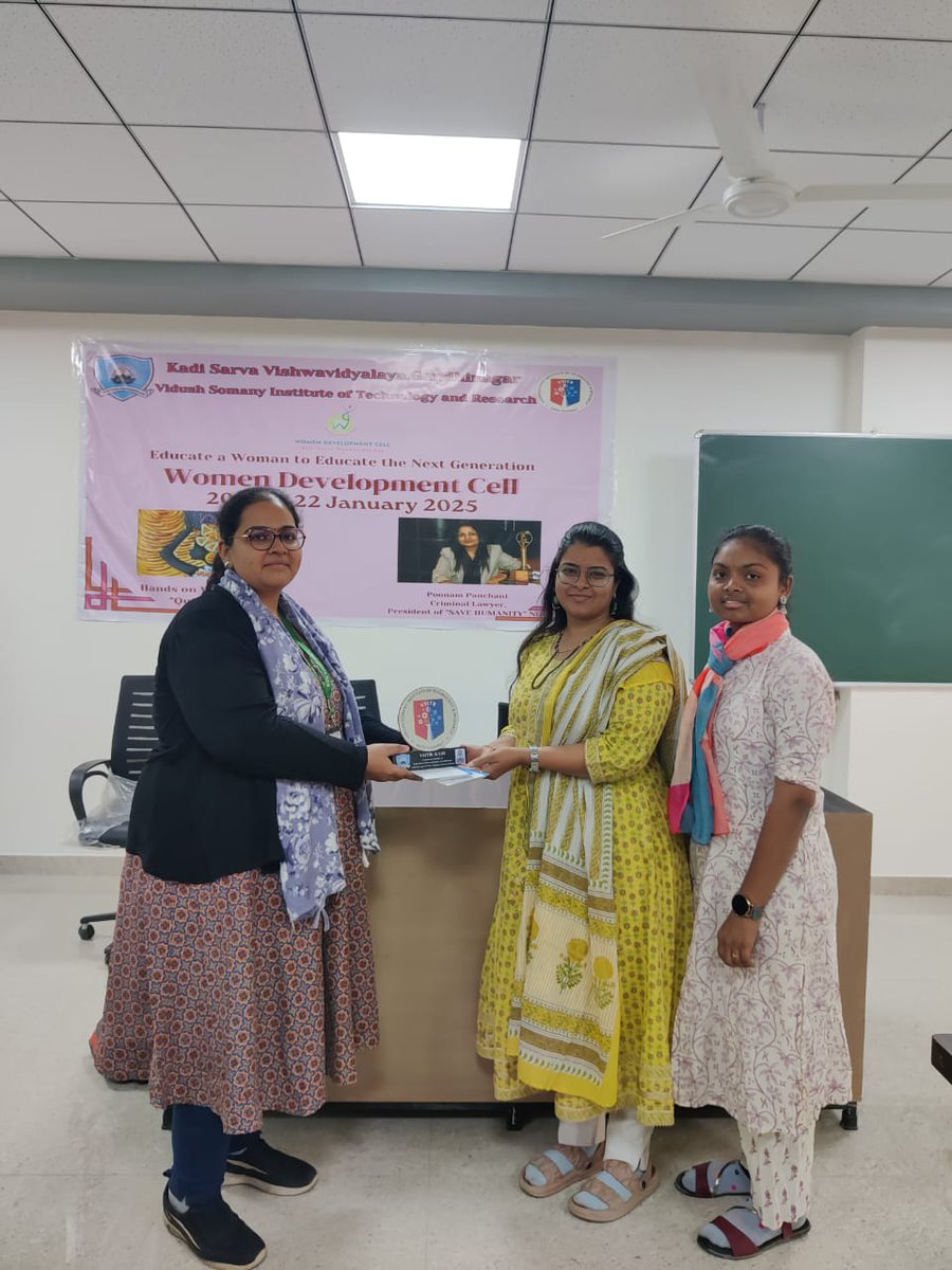 VidushITR's tweet photo. ๐ Empowering Women Through Art!
The Women Development Cell at KSV & VSITR successfully organized a hands-on workshop on "Quilling Art" on 21st January 2025.
โจ The session was filled with creativity, enthusiasm.
#WomenDevelopment #CreativeWorkshops #KSV #VSITR #SVKM https://t.co/Fe6UnTDVCL