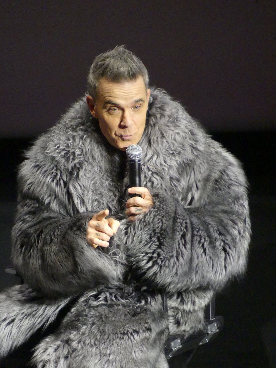 #BetterMan sort au cinéma

Un film incontournable par sa proposition artistique, une histoire touchante. À voir absolument !
⭐⭐⭐⭐⭐

Retrouvez les photos et vidéos de l'avant-première exceptionnelle en présence de Robbie Williams :
notrecinema.com/?lanews=13842&…

<a href="/paramountfr/">Paramount Pictures France</a>