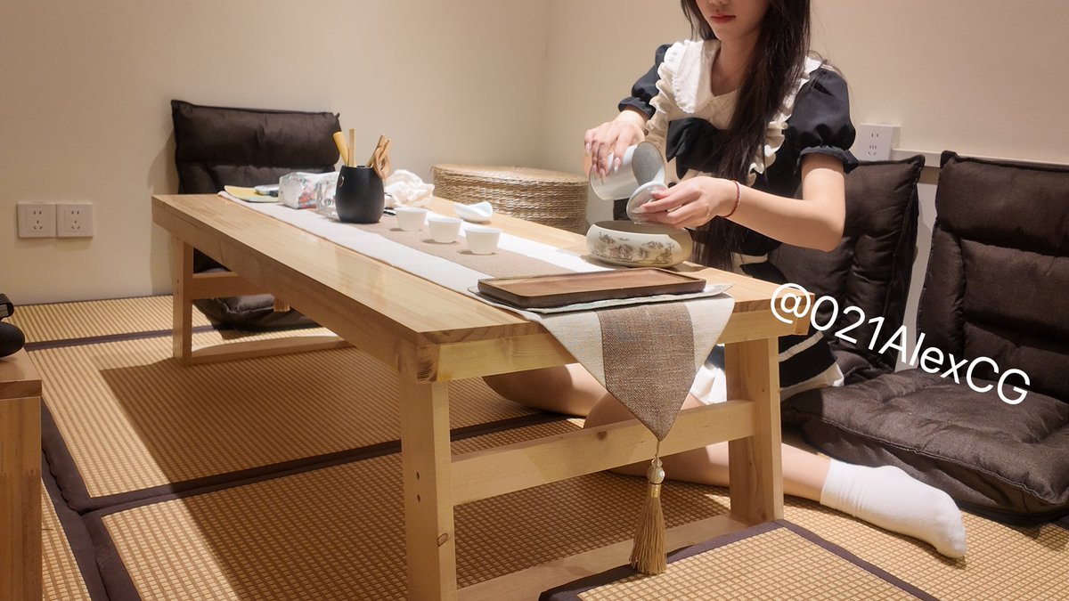 Alex021CG's tweet photo. 喜欢一个人有两种方式，一种是尊重她真实的样子，轻松、自然、不权衡。
另外一种是把她养成心目中的样子，鼓励、支持、不说教。 https://t.co/2vEvwwINFS