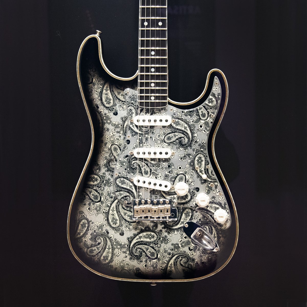公式ZenMarket01専用 STR-140RS Paisley Black Gh4WprVbAAAIiZ_.jpg