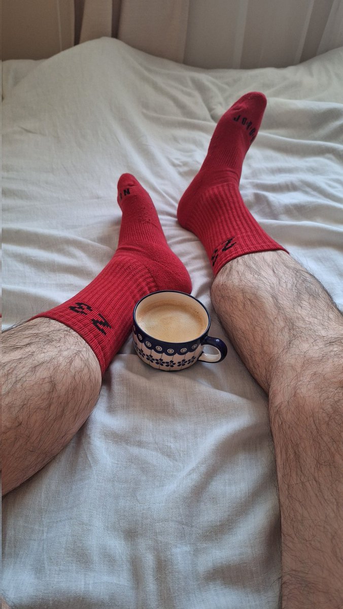 SneakTraveller's tweet photo. Already at work, fπΈgs? I'm not. Are you equal to Me? you're not.
#Master #slave #AlphaDom #sox #hairylegs #cashpig #workForMe #cwel #humanATM #FinDom #Jordan https://t.co/p2ujDL4H8Q