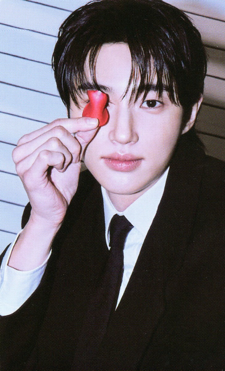 HEEZROLY's tweet photo. [스캔] 디아이콘 DICON C Type 
변우석 스크래치 포토카드 포카 

#변우석 #ByeonWooSeok #ビュンウソク #边佑锡 https://t.co/aFUVntjvPS