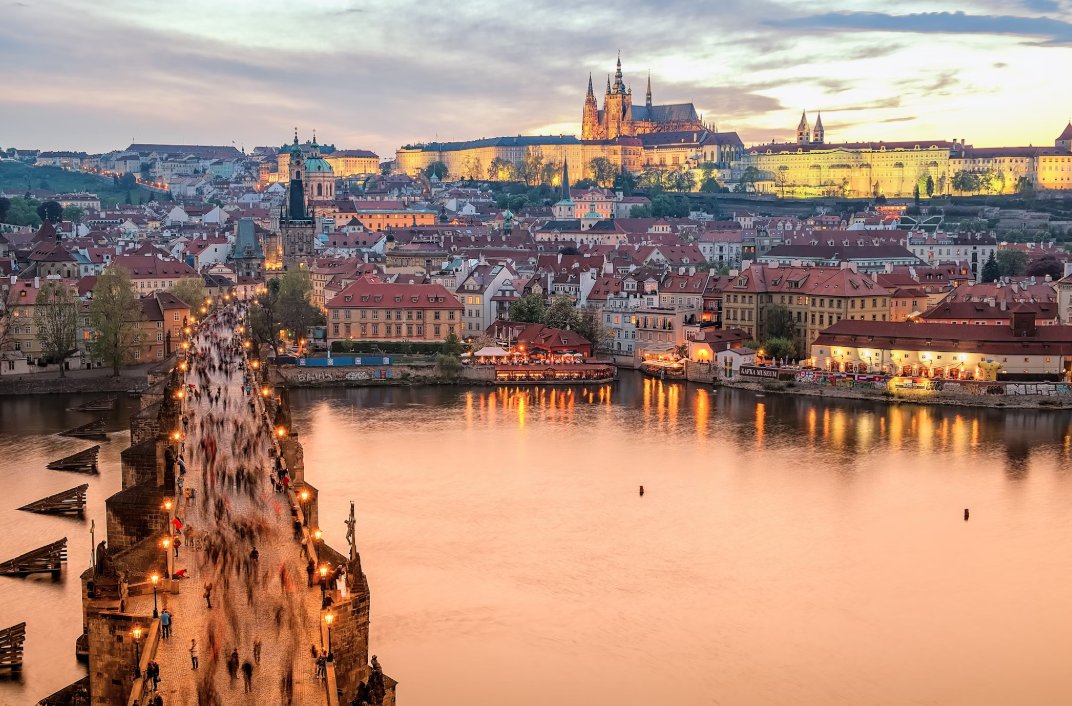 ✈️ Flights to Czech ✨
Discover Czech's fairytale nature and historical wonders. 🇨🇿
💰 Comfortable flights and affordable prices.
📸 Czech is full of places that will enhance your photos.
📍 Book your tickets today: eurodirections.com/prague-flights…
#Czech #Tourism