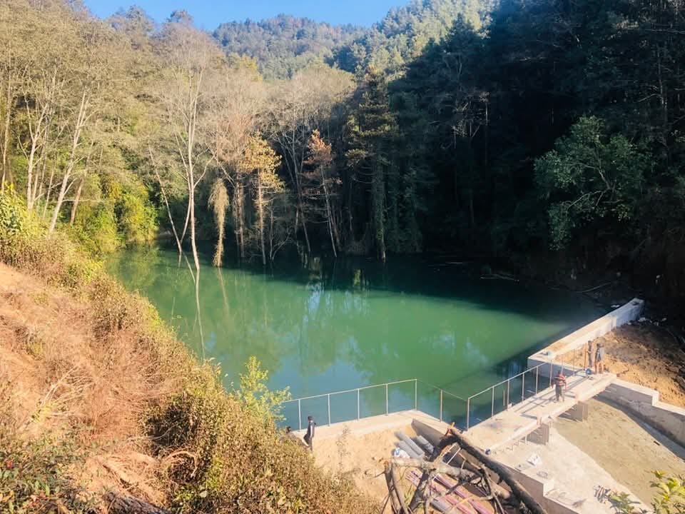 GokulPBaskota's tweet image. बनेपा नपा -२ हिले जलजले मानब निर्मित बहुउदेस्यीय ताल जुन २०७० को निर्वाचन लगतै म आफैले स्थानीय जनताबीच बसेर अगाडि बढाउने बचन दिएको थिए र२०७४ मा एमाले सरकारले बजेट राखिएको थियो।अहिले यो रुपमा देख्दा खुसी लागेको ।आगे यहाहरुकै ईच्छा मर्जी।