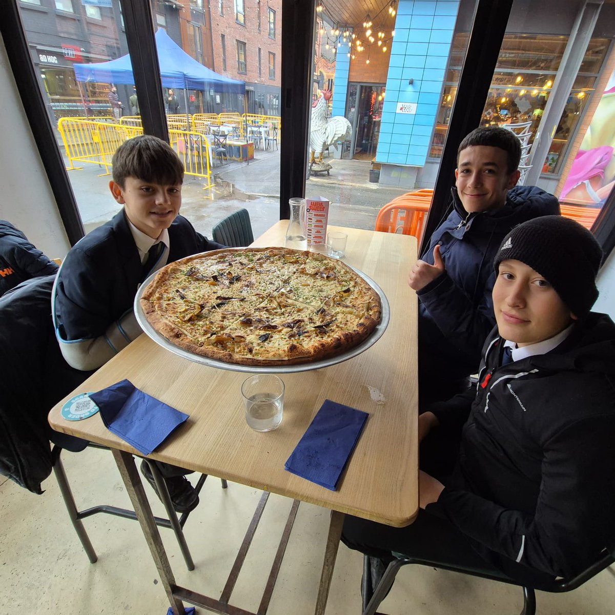 bthcc_college's tweet photo. Our Year 9s had a fabulous time on Scranchester food tour of Manchester yesterday. They learnt all about how smell affects taste, as well as sampling some of Manchester's finest 'scran'. Massive thanks to our amazing guide, Rob @scranchestermcr #bthway #bthfamily https://t.co/vF8ToF9gAd