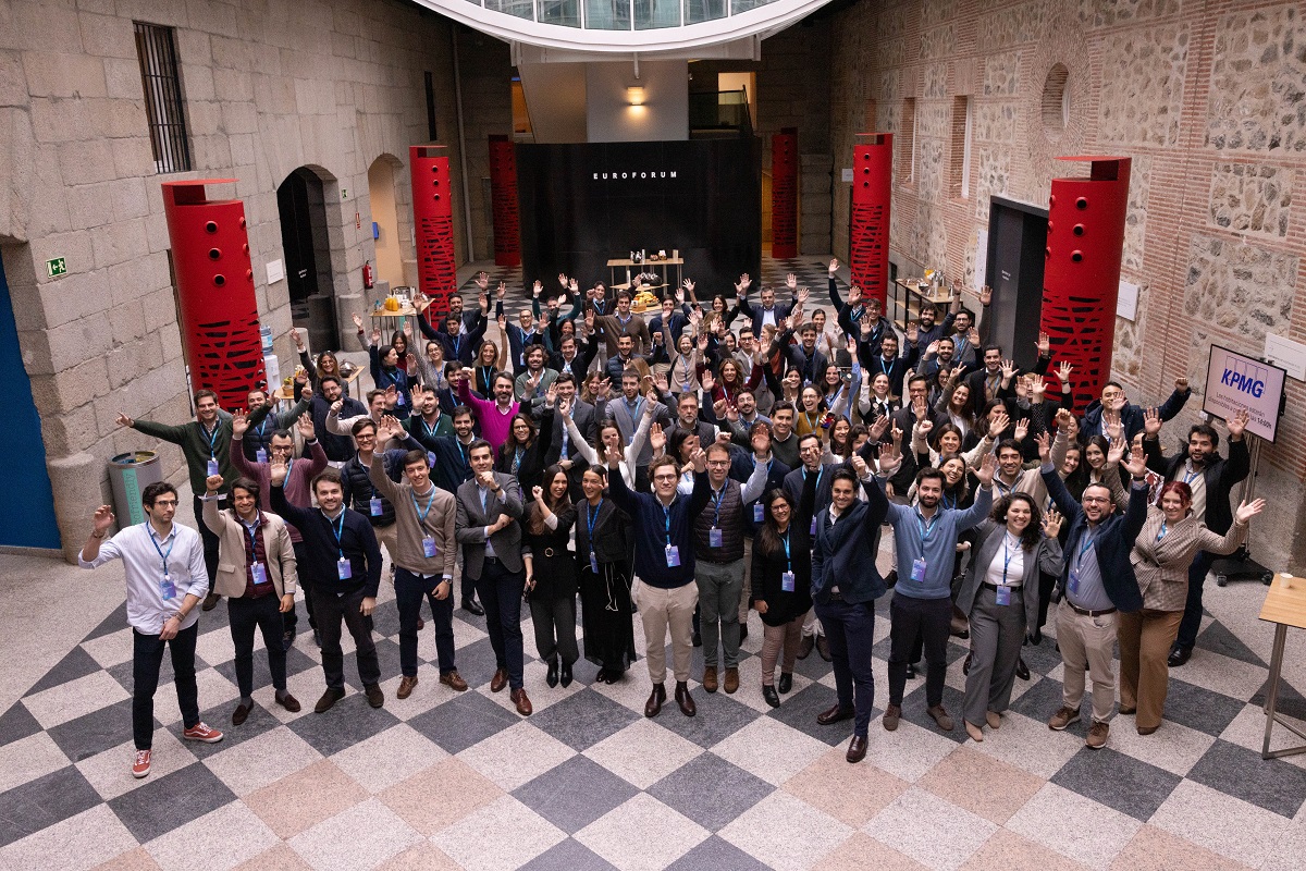 KPMG_ES's tweet photo. 🚀 ¡Este año 178 profesionales promocionaron a managers!

Hemos celebrado dos jornadas con ellos en las que disfrutaron de un itinerario para profundizar en los retos de su nuevo rol y exploraron sus pilares fundamentales (confianza, crecimiento, talento y excelencia operativa) https://t.co/6R126XR4mZ
