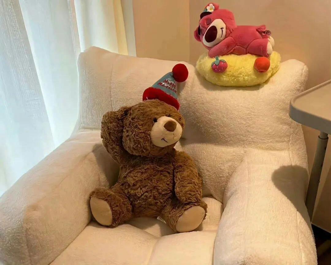 Garbageasdf's tweet image. ぬいぐるみのクマは好きですか？