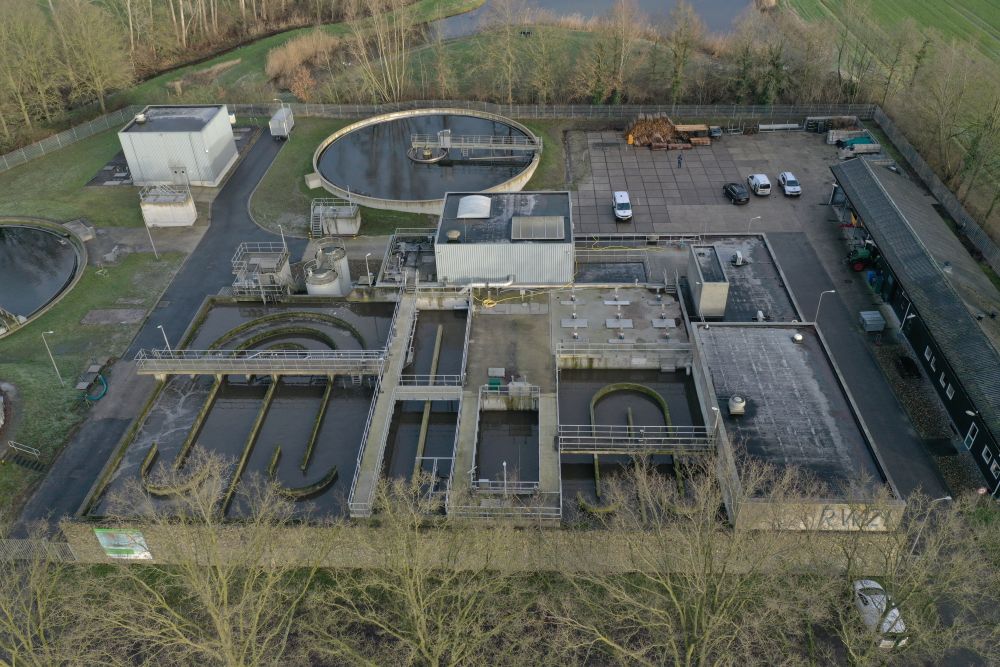 Het afvalwater van huishoudens en bedrijven uit Ootmarsum, Tilligte en Lattrop wordt dagelijks schoongemaakt op de rioolwaterzuivering in Ootmarsum. Omdat onderdelen van deze zuivering aan vervanging toe waren, is deze zuivering aangepast.  vechtstromen.nl/projecten/actu…