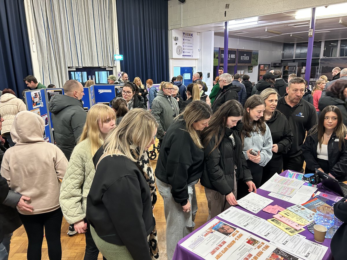 OutwoodFreeston's tweet image. Thanks to all Y9 students and their parents who attended our #IAG event last night! 🙏

So many positive conversations around the #Options process with lots of links to careers, next steps and raising aspirations!! 👏

#GuidedPathways #Community