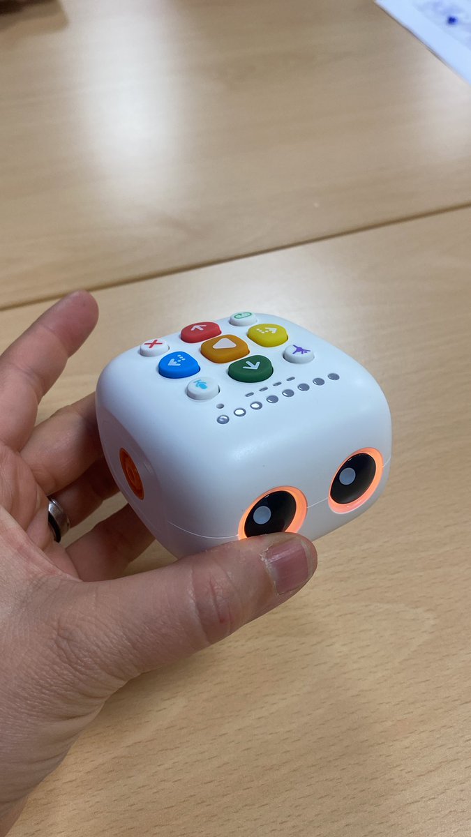 BlancAlmendarez's tweet photo. Profes #ceipfernandodelosrios @Ayto_Las_Rozas en el #CTIFoeste con @arcipreste2009 y este 🔝🤖 #TALEBOT DE @MatataStudioEDU de interfax sencilla e interactiva para desarrollar el #PensamientoComputacional desde Infantil. Nuestro 👫 va a alucinar!#CodigoEscuela4_0_Madrid https://t.co/5ie8X8QDsW