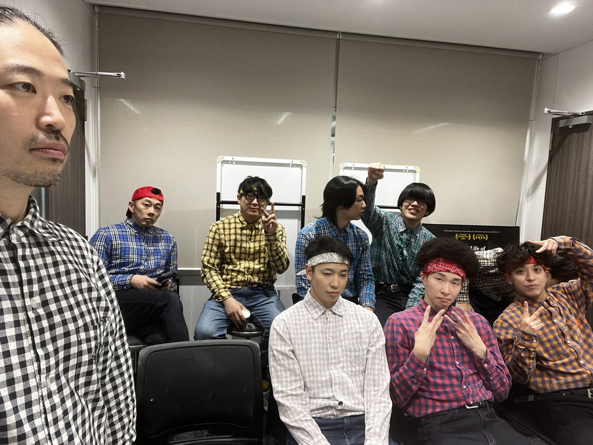 rabkeitan's tweet photo. 本日までです。
ぜひ1番最初の最速できてね。
写真は発表直前くらいの我ら

REAL AKIBA BOYZ ONEMAN LIVE
〜 ぼくらのマスターピース 〜

10/4(土)東京体育館

最速HP先行受付
本日1/22(水)23:59まで✨
https://t.co/sETvetsGFb

#リアルアキバボーイズ東京体育館 https://t.co/LEYhGxeHsg