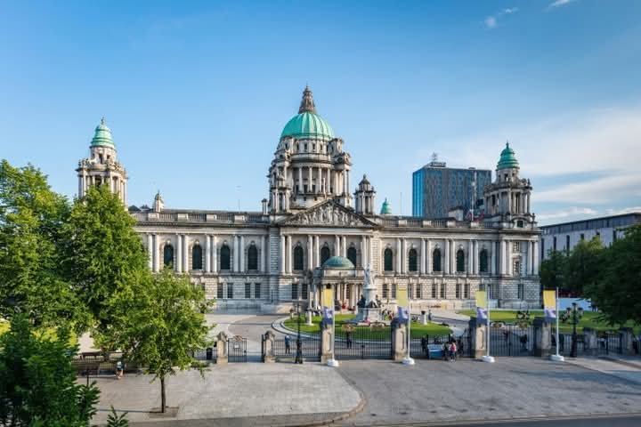 2 Days in Belfast

Delve deep into Belfast, a city that pulses with rebellious creativity, from centuries-old market halls to MICHELIN Stars

#Belfast

guide.michelin.com/gb/en/article/…