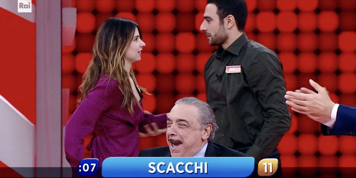 inDEwetrust's tweet photo. Ma vi prego! Quando si sciolgono dall’abbraccio, non solo Diego si perde negli occhi di Giulia, ma le accarezza tutto il braccio e per un attimo le prende la mano. Per un momento, si erano dimenticati di tutto.🥹🫠❤️#mezzanottini https://t.co/JLFbNPgxzh