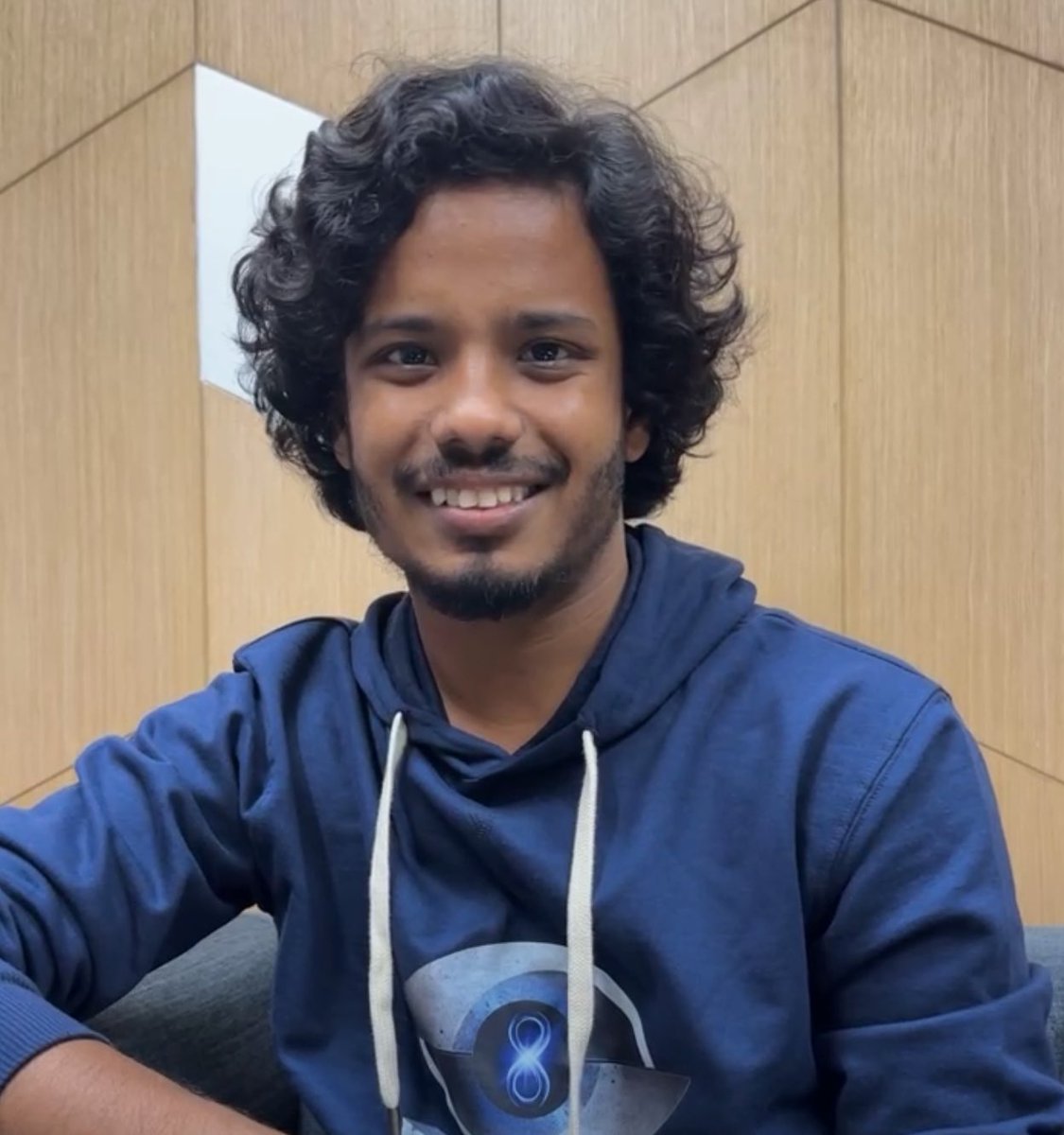 Lak1045205Naga's tweet photo. Hey cute boy 😍💯 enna man chinna paiyana maarita #muthu really miss you so much 🥺 livela pathutey irutha face live pakkama romba feeling ah irukku 🤝 waiting for space man 🫰🫴 @kumaran_kural miss you #muttu 🥰😍hero maari irukiye 😎fav MK look antha hair style mattum miss🥰 https://t.co/QDwCz5LA0I