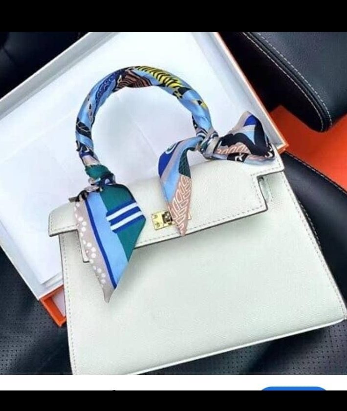 AORmaterial01's tweet photo. Good morning tweet hearts 💕
Am here for order 
I have luxury bags 
Frame 1- 20k
Frame 2- 15k
Frame3- 12k
Frame4 - 20k
@_DebbieOA @AbiolaBlackdiva @AJcourier2023 @FutballG @Anuoluwapo556 @oku_yungx @Arikegoldstore @SeunWestlinks @swish_salt @Tonylee1578 

Please help me to repost https://t.co/g6qbe3Qu9G