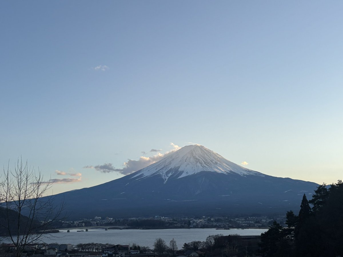今日は、お袋を連れて小田原〜箱根〜河口湖経由で富士山を見に来ました^ ^