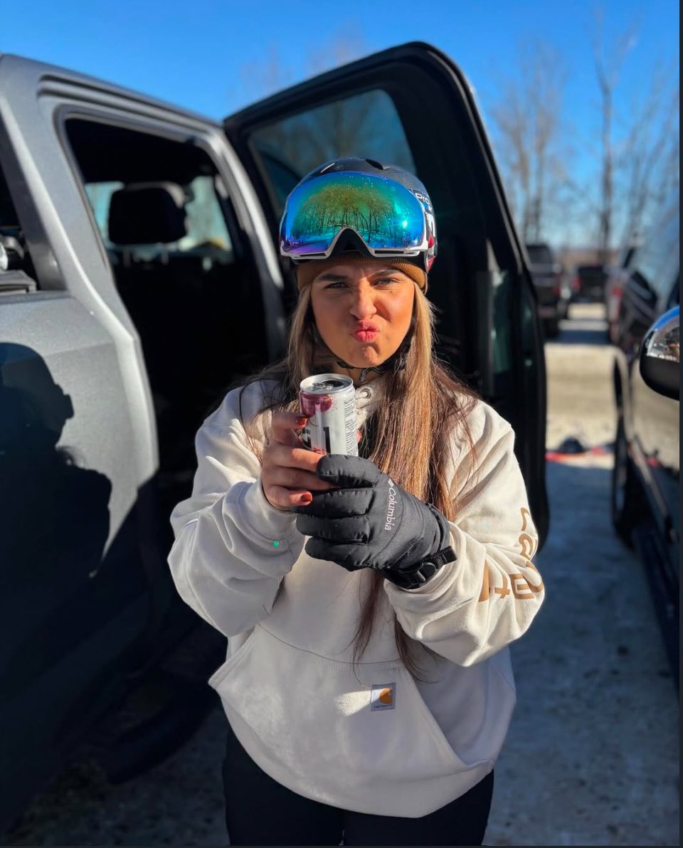 Nikk_Miller5's tweet photo. Went to da beech 🏂 https://t.co/UgFJaLhepD
