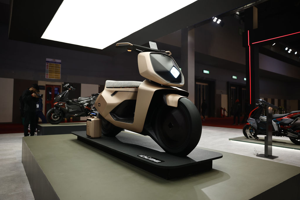bharat_mobility's tweet image. Two-wheeled wonders! Check out the latest bikes at Bharat Mobility Global Expo 2025.

@DoC_GoI
@ACMAIndia
@siamindia
@atmaindia_org
@steel_indian
@nasscom
@Brands_India
@ITPODesk
@ICEMA_Off
@investindia
@FollowCII
@eepcindia
@IndiaESA
@umis_co_in
@PwC_IN 

#MobilityExpo