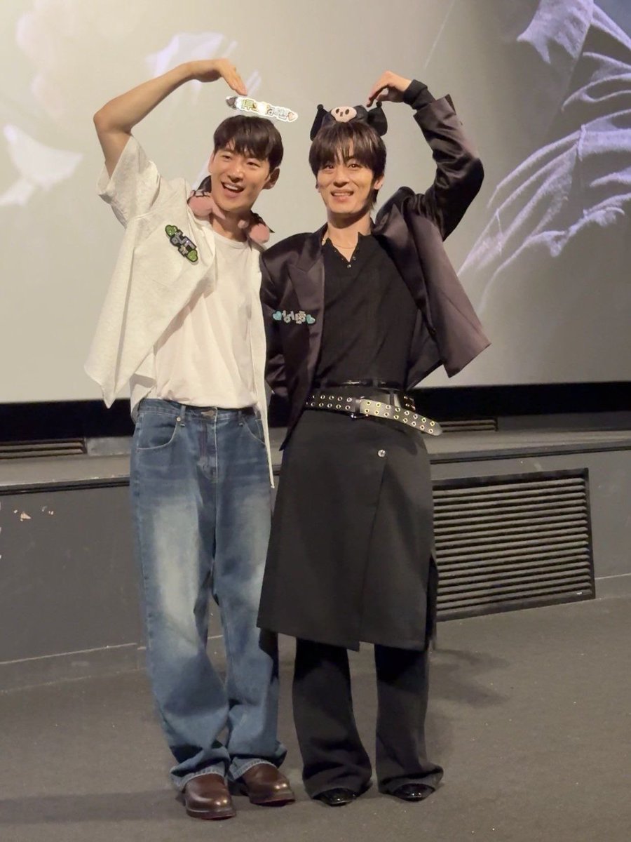 진짜 너무너무좋음
좋아서 죽을 것 같음
둘이 같작 한 번만 더 해주세요 진짜제발