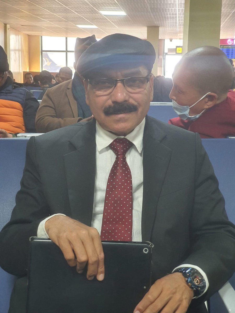 सहकारी पीडितहरुको पक्षबाट बहस गर्न बरिस्ठ अधिवक्ता दिनेश त्रीपाठीज्यु रुपन्देही जान एयरपोर्टमा !
अराजक अन्धभक्त भेडाहरुको आक्रमण कत्तिपनी बिचलित नभैकन थप सशक्त रुपमा सहकारी ठगहरुको विरुद्धमा बहस गर्ने उहाँको साहस र अठोटलाई हृदय देखि सलाम गरौं !