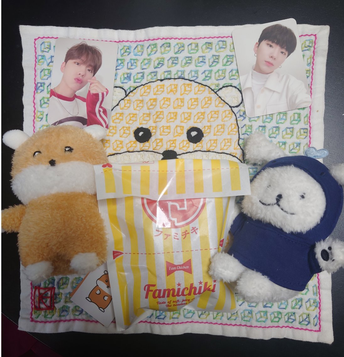 I.M君のコンサートでのキヒョン君　イケメンすぎてびっくりです♥🐹軍隊行っても素敵な姿！素晴らしいです🐹♥
旦那にチキン買ってきてもらったら　こんなんでした😄
#毎月22日はチキンの日
#영원한_우리의_11월에게
#기현아_기다림으로_보답할게
#몬스타엑스_자부심_메인보컬_유기현 #KIHYUN